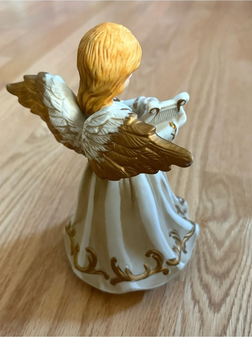 VINTAGE WINDUP CERAMIC CHRISTMAS ANGEL PLAYS WE WISH YOU A MERRY CHRISTMAS Gold